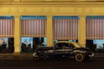 Cuba Kuba Cienfuegos old timer old car yellow cab tenement house black kamienica żółty czarny